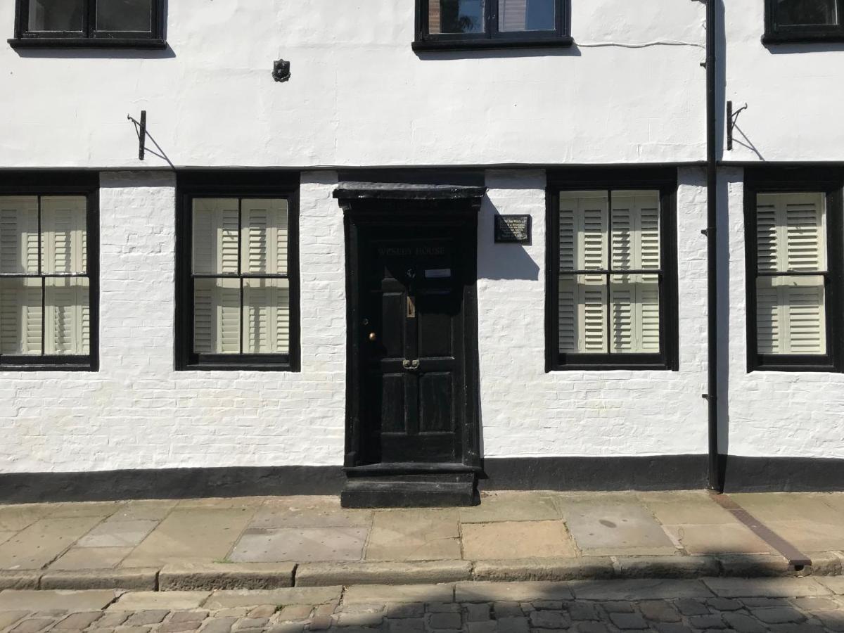 "Wesley House" Historic Home In Town Centre With Parking Shrewsbury Esterno foto