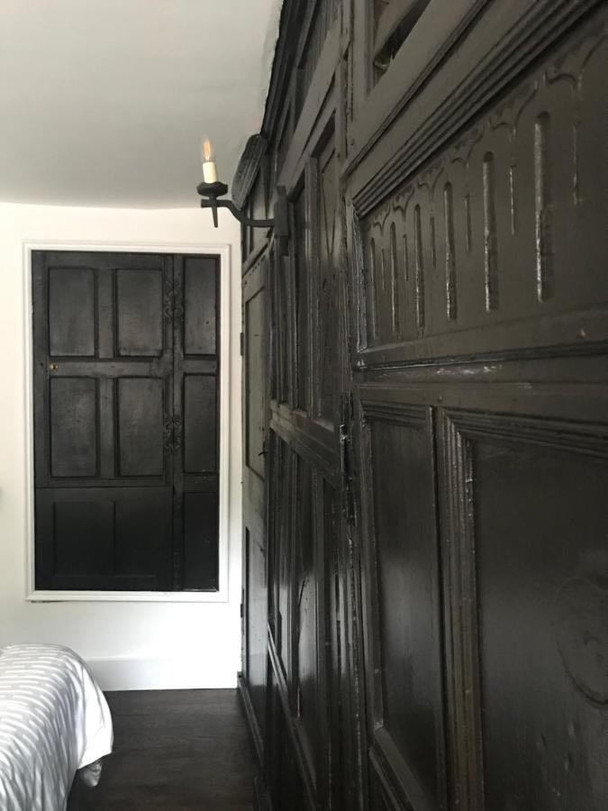"Wesley House" Historic Home In Town Centre With Parking Shrewsbury Esterno foto