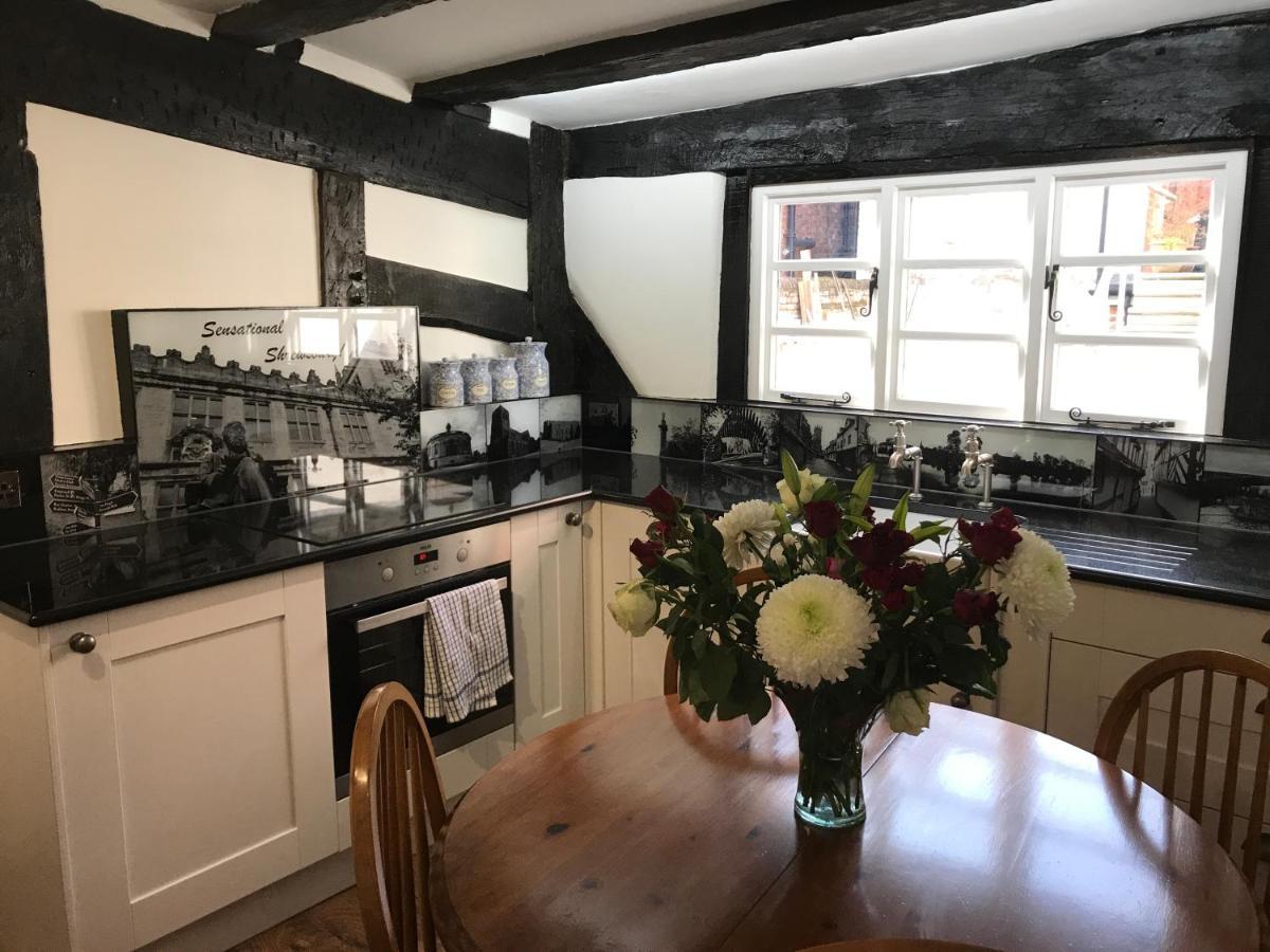 "Wesley House" Historic Home In Town Centre With Parking Shrewsbury Esterno foto